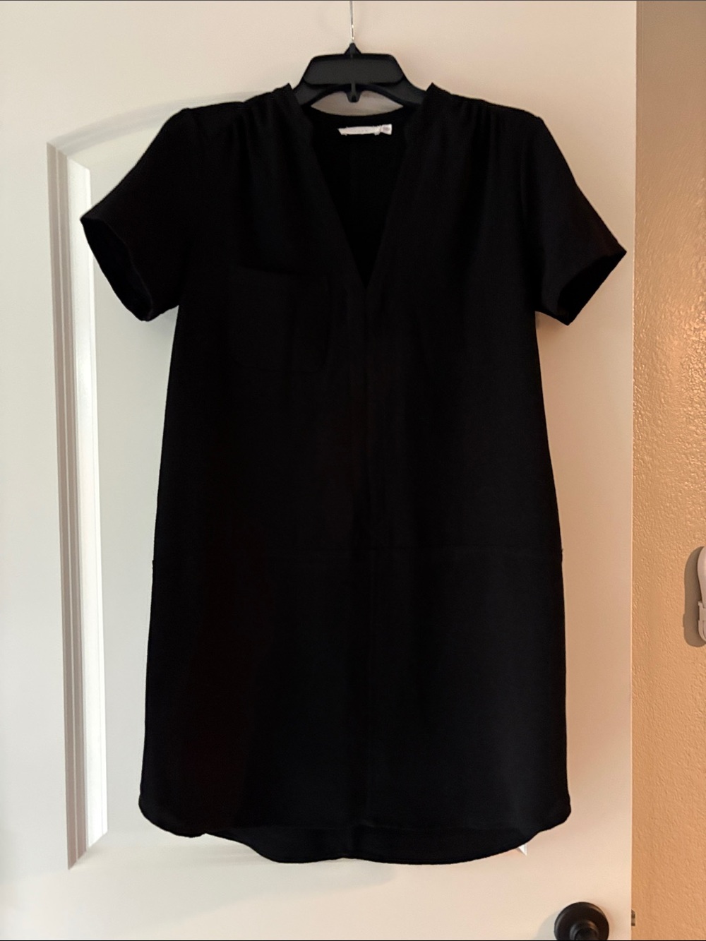 Lush Black Short-Sleeve V-Neck Midi Dress